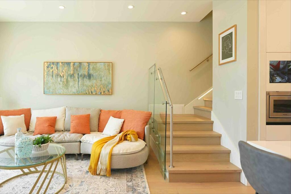 Four Bedrooms New Lovely Duplex House-1628 Vancouver Exterior photo