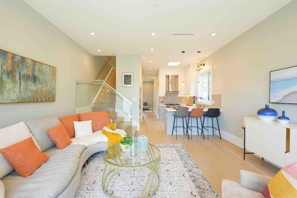 Four Bedrooms New Lovely Duplex House-1628 Vancouver Exterior photo